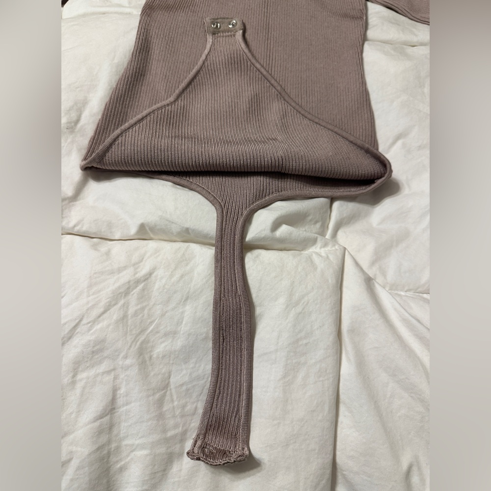 Good American Ribbed Knit Bodysuit - NWOT - Size 3 (L) Beige - Picture 5 of 11